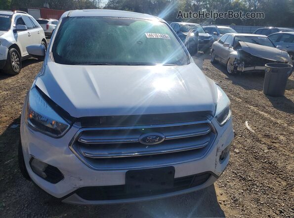 1FMCU9G92HUD30006 2017 FORD ESCAPE Белый Вид спереди