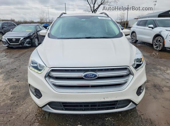 1FMCU9G99HUD79462 2017 FORD ESCAPE White Вид спереду