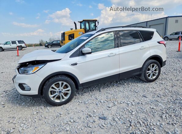1FMCU9GD0JUC04673 2018 FORD ESCAPE Белый Передняя левая четверть