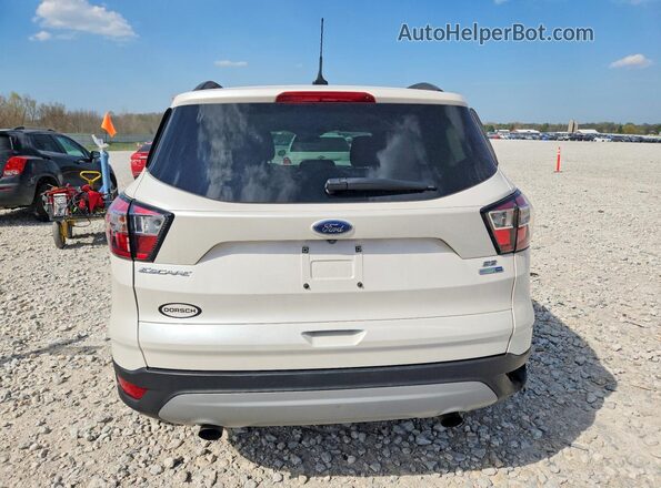 1FMCU9GD0JUC04673 2018 FORD ESCAPE Белый Вид сзади