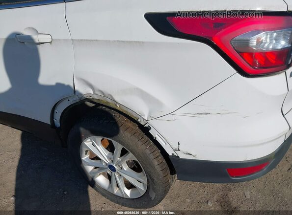 1FMCU9GD1HUD94414 2017 FORD ESCAPE Белый Вид спереди