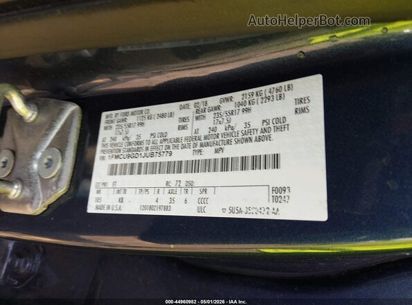 1FMCU9GD1JUB75779 2018 FORD ESCAPE Blue Engine compartment view