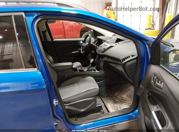 1FMCU9GD1JUD31173 2018 FORD ESCAPE Синий Вид салона спереди
