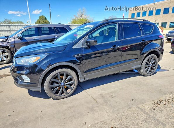 1FMCU9GD2JUC59707 2018 FORD ESCAPE Черный Передняя левая четверть