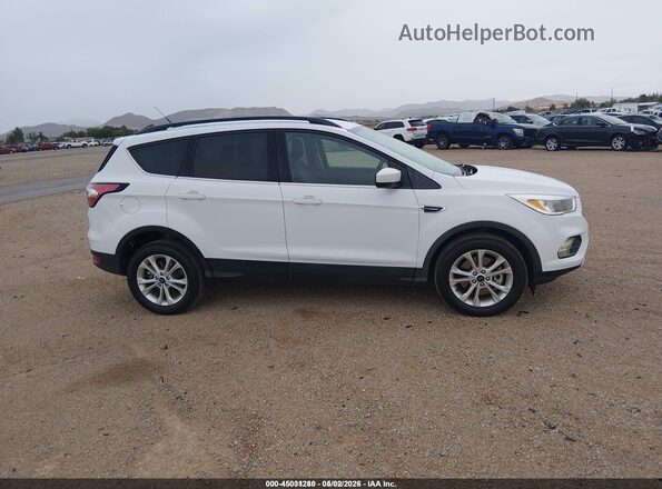 1FMCU9GD2JUD08744 2018 FORD ESCAPE White Widok zestawu wskaźników