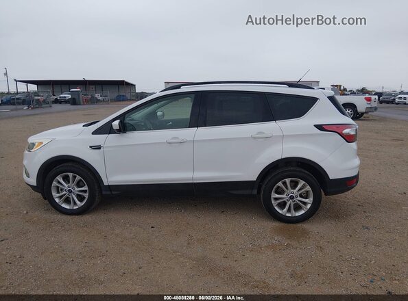 1FMCU9GD2JUD08744 2018 FORD ESCAPE White Widok wnętrza z tyłu