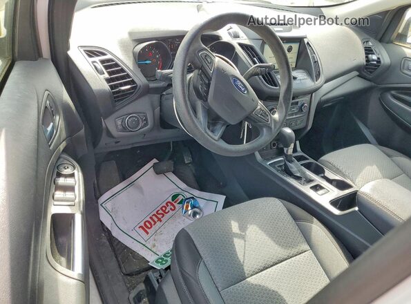 1FMCU9GD3HUB32829 2017 FORD ESCAPE White Vista del salpicadero