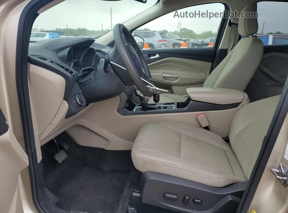 1FMCU9GD3JUA75098 2018 FORD ESCAPE Бежевый Вид салона спереди