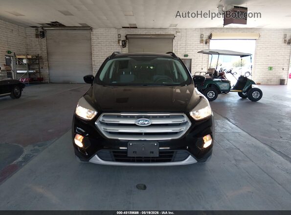 1FMCU9GD3JUD08655 2018 FORD ESCAPE Черный Вид щитка приборов