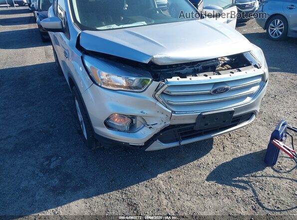 1FMCU9GD3KUB18467 2019 FORD ESCAPE Silver Widok z przodu