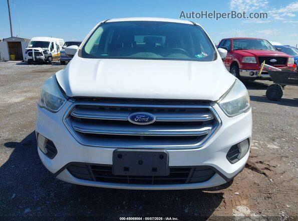 1FMCU9GD4HUA74245 2017 FORD ESCAPE Белый Вид щитка приборов