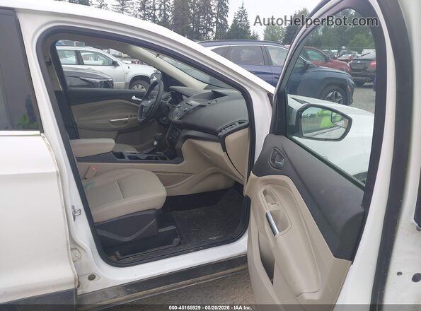 1FMCU9GD4HUD66686 2017 FORD ESCAPE White Вид салону спереду