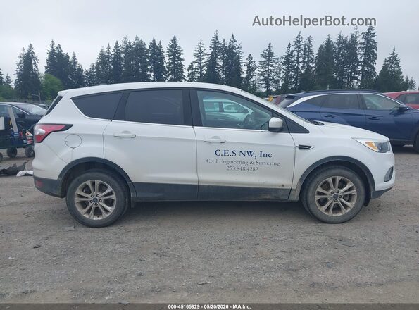 1FMCU9GD4HUD66686 2017 FORD ESCAPE White Вид задньої частини салону