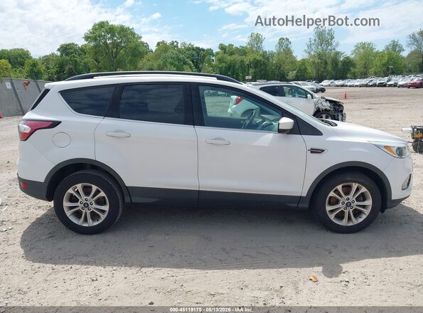 1FMCU9GD4JUA43972 2018 FORD ESCAPE White Widok wnętrza z tyłu