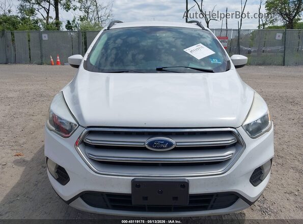 1FMCU9GD4JUA43972 2018 FORD ESCAPE White Widok z przodu