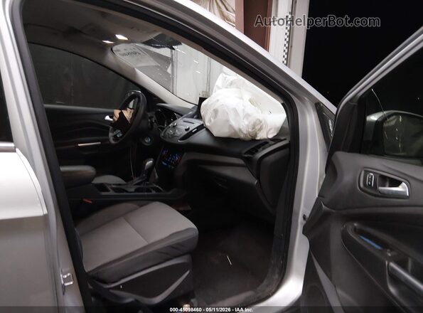 1FMCU9GD4JUB29010 2018 FORD ESCAPE Gray Widok wnętrza z przodu