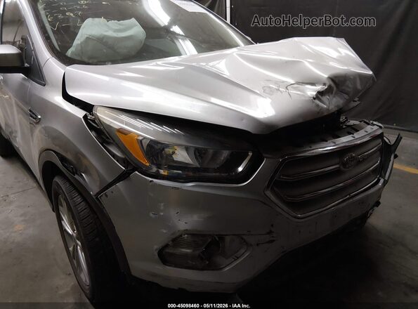 1FMCU9GD4JUB29010 2018 FORD ESCAPE Gray Widok z przodu
