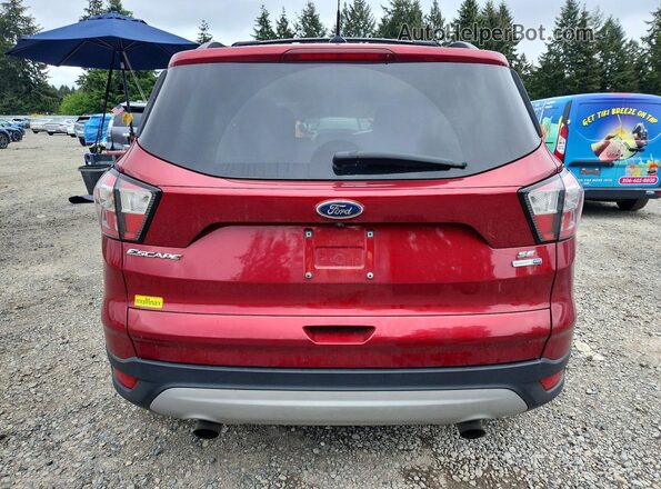 1FMCU9GD4JUB36510 2018 FORD ESCAPE Красный Вид сзади