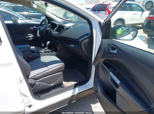 1FMCU9GD5KUB80405 2019 FORD ESCAPE White Вид салону спереду
