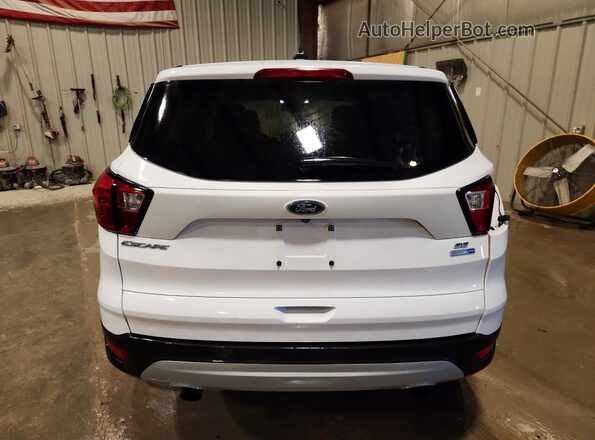 1FMCU9GD5KUC06730 2019 FORD ESCAPE Белый Вид сзади
