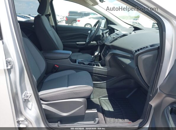 1FMCU9GD6JUD08455 2018 FORD ESCAPE Silver Вид салону спереду