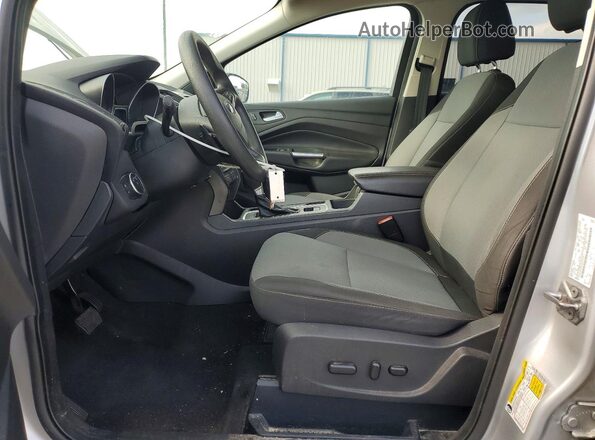 1FMCU9GD7HUB15080 2017 FORD ESCAPE Silver Widok wnętrza z przodu