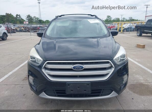 1FMCU9GD8HUD95365 2017 FORD ESCAPE Black Widok zestawu wskaźników