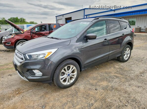 1FMCU9GD8JUA85562 2018 FORD ESCAPE Gray Przód lewy