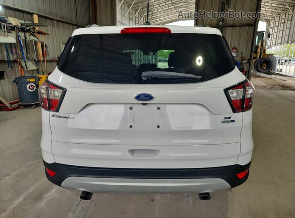 1FMCU9GD8JUB39376 2018 FORD ESCAPE Белый Вид сзади
