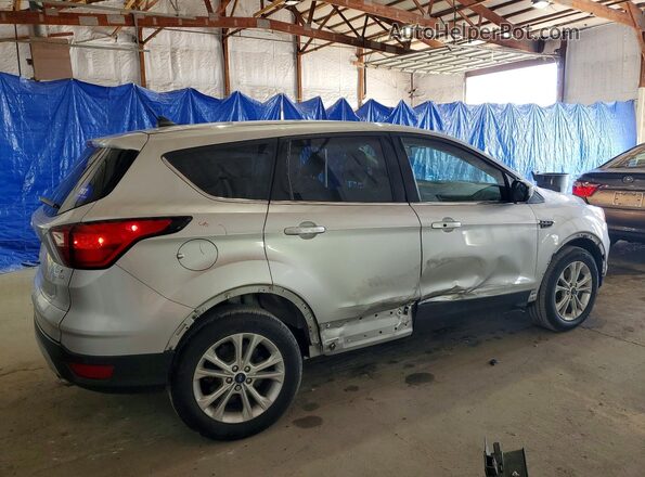 1FMCU9GD8KUA45970 2019 FORD ESCAPE Серебряный Задняя правая четверть
