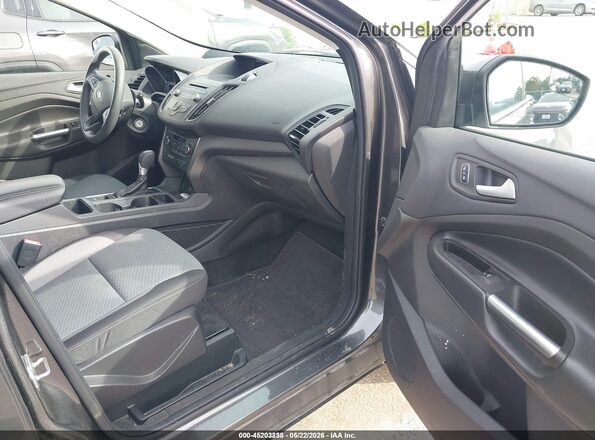 1FMCU9GD9HUE50213 2017 FORD ESCAPE Серый Вид салона спереди
