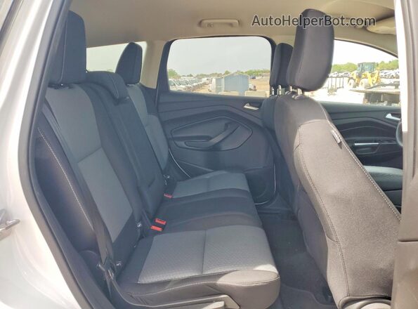 1FMCU9GD9JUC06499 2018 FORD ESCAPE Белый Вид задней части салона