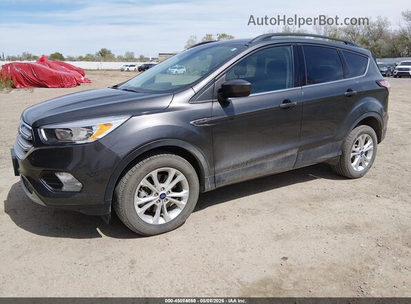 1FMCU9GD9JUD31082 2018 FORD ESCAPE Серый Передняя левая четверть