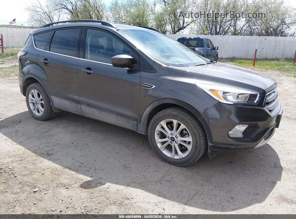 1FMCU9GD9JUD31082 2018 FORD ESCAPE Серый Передняя правая четверть