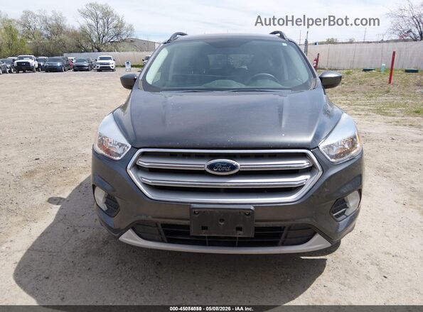 1FMCU9GD9JUD31082 2018 FORD ESCAPE Серый Вид задней части салона