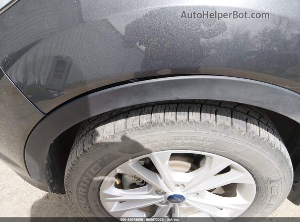 1FMCU9GD9JUD31082 2018 FORD ESCAPE Серый Вид спереди