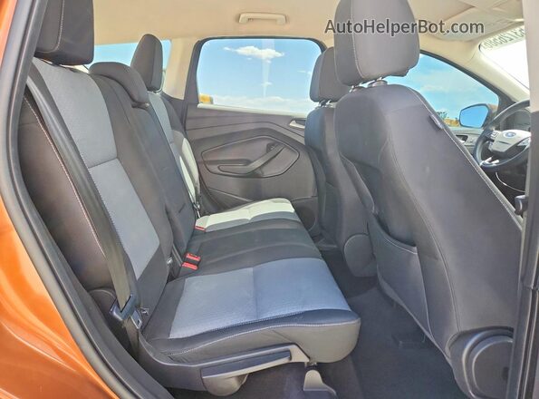 1FMCU9GDXHUC12211 2017 FORD ESCAPE Коричневый Вид задней части салона
