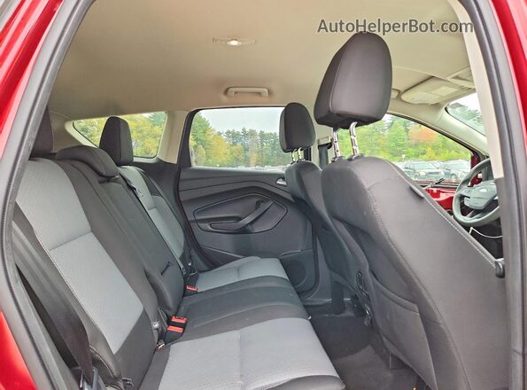 1FMCU9GDXHUC57715 2017 FORD ESCAPE Red Widok wnętrza z tyłu