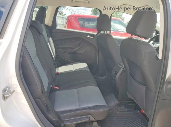 1FMCU9GDXHUE31346 2017 FORD ESCAPE White Widok wnętrza z tyłu