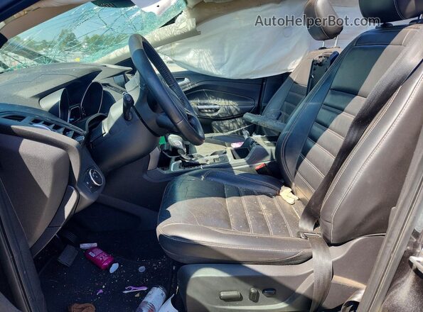 1FMCU9HD0JUA06237 2018 FORD ESCAPE Gray Widok wnętrza z przodu