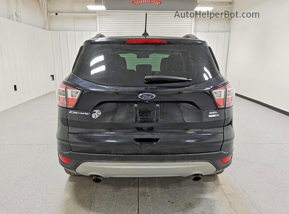 1FMCU9HD1JUB28394 2018 FORD ESCAPE Черный Вид сзади