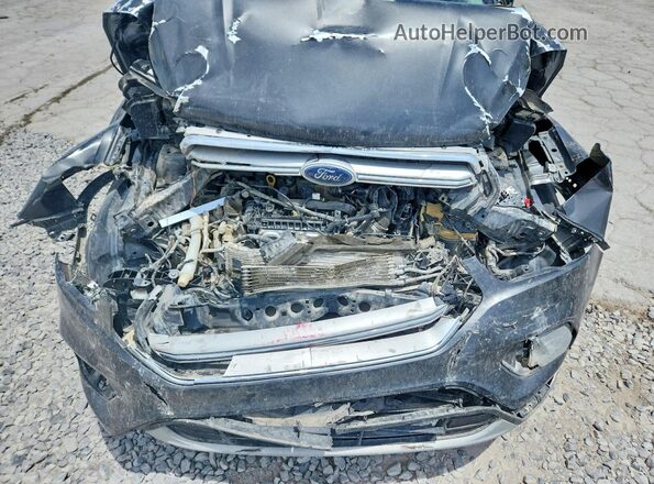 1FMCU9HD4JUA69311 2018 FORD ESCAPE Серый Вид подкапотного пространства