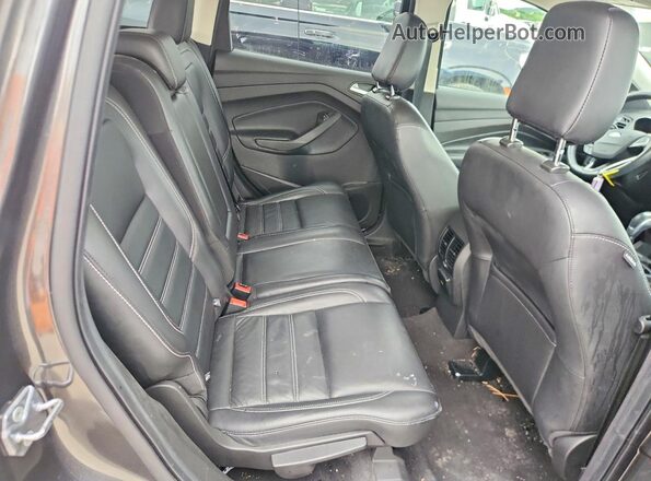 1FMCU9J90KUB59143 2019 FORD ESCAPE Gray Vista interior trasera