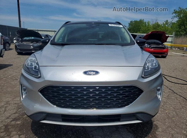 1FMCU9J93LUB30057 2020 FORD ESCAPE Серебряный Вид спереди