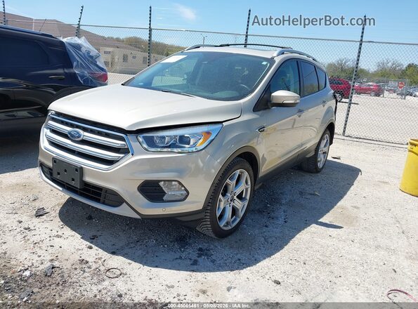 1FMCU9J94HUD89325 2017 FORD ESCAPE Золотой Передняя левая четверть