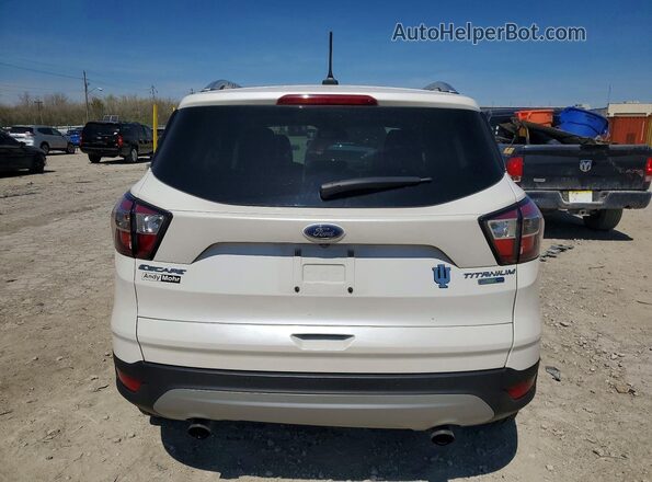 1FMCU9J96JUA08533 2018 FORD ESCAPE Белый Вид сзади