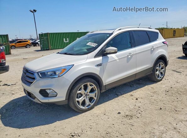 1FMCU9J96JUA08533 2018 FORD ESCAPE Белый Передняя левая четверть