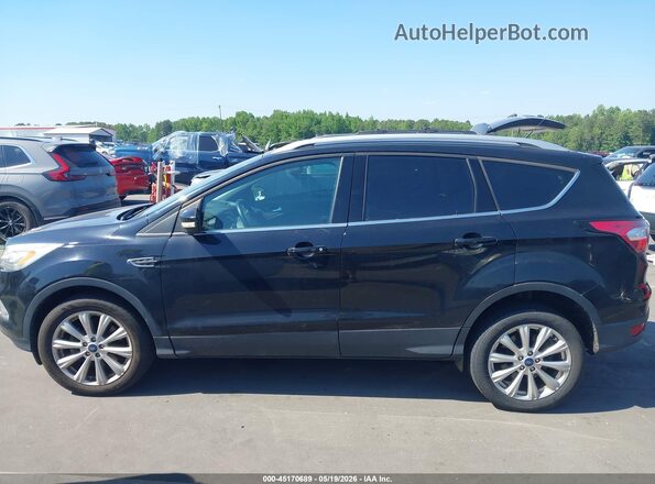1FMCU9J97HUD55699 2017 FORD ESCAPE Черный Панорамный вид салона 360°