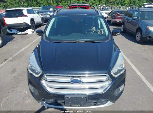 1FMCU9J97HUD55699 2017 FORD ESCAPE Черный Вид спереди