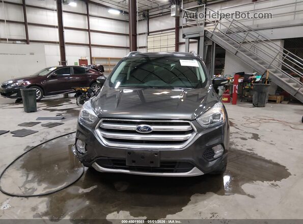 1FMCU9J98HUD41682 2017 FORD ESCAPE Black Widok zestawu wskaźników
